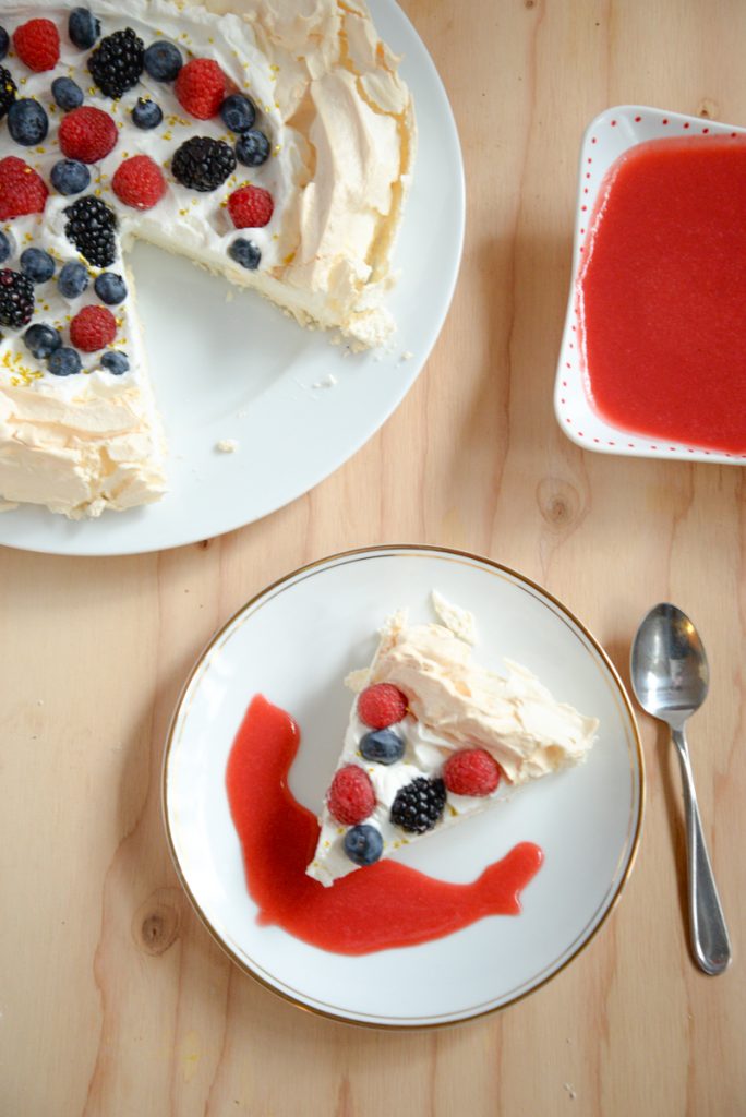 pavlova dessert