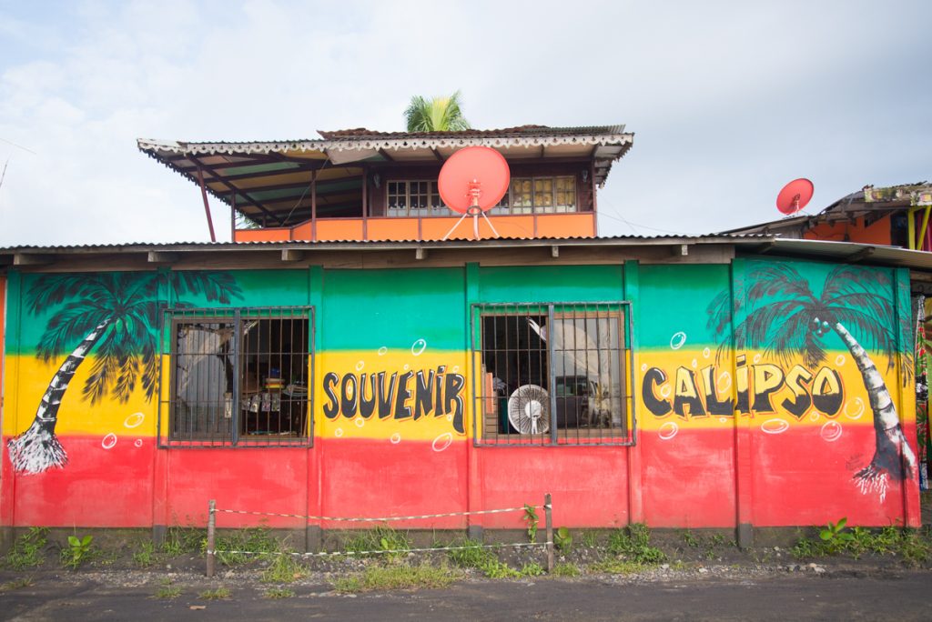 maison-colorée-costa-rica
