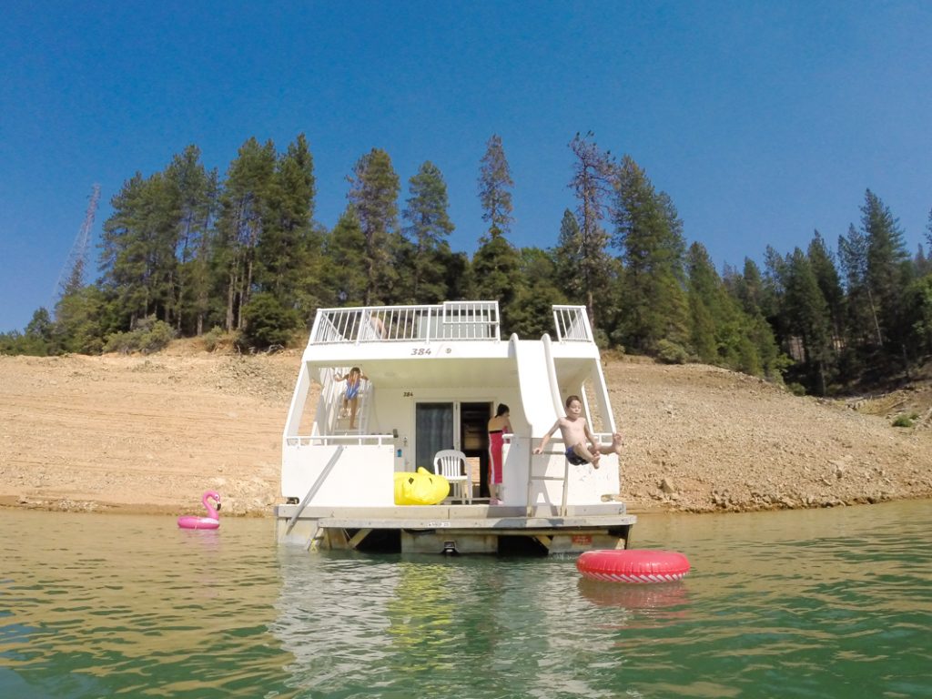Houseboat-shasta-lake-californie