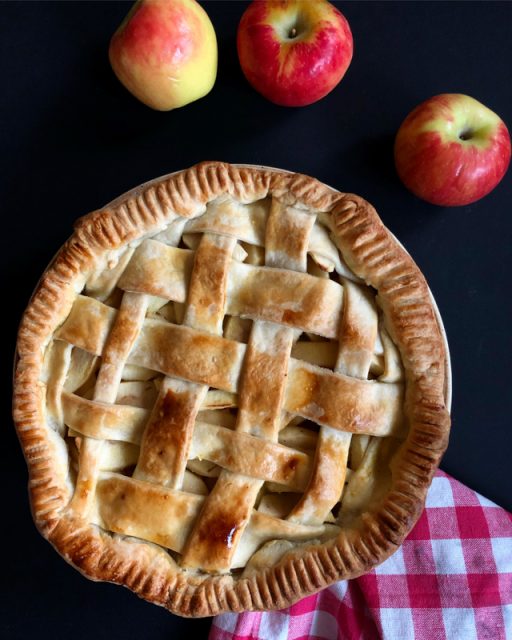 tarte-pommes-quadrillee